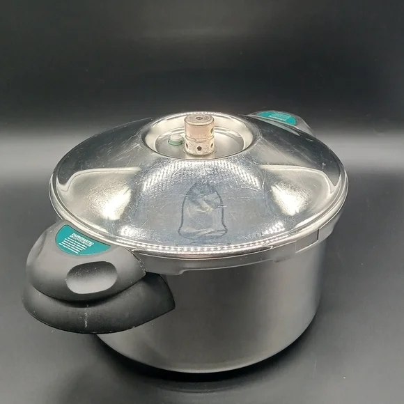 KUHN RIKON Duromatic Supreme Stainless Steel Pressure Cooker with Side Grip 4L - Picture 1 of 10